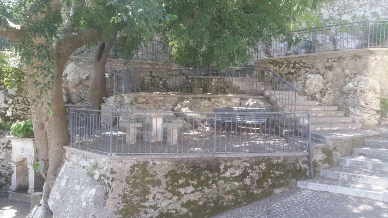 Вилла Casa Di Mamma Rosa Castelnuovo Parano Экстерьер фото